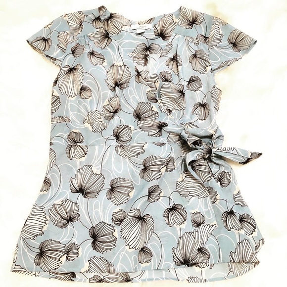 LOFT Tops - 💛Ann Taylor Loft light blue blouse size 2/small